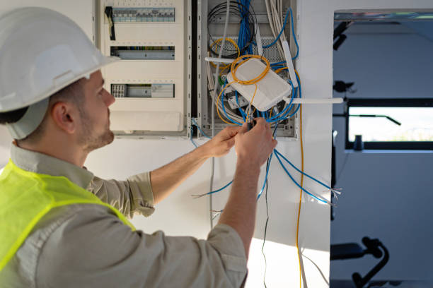 Best Licensed Electrician  in Cumberland, WI
